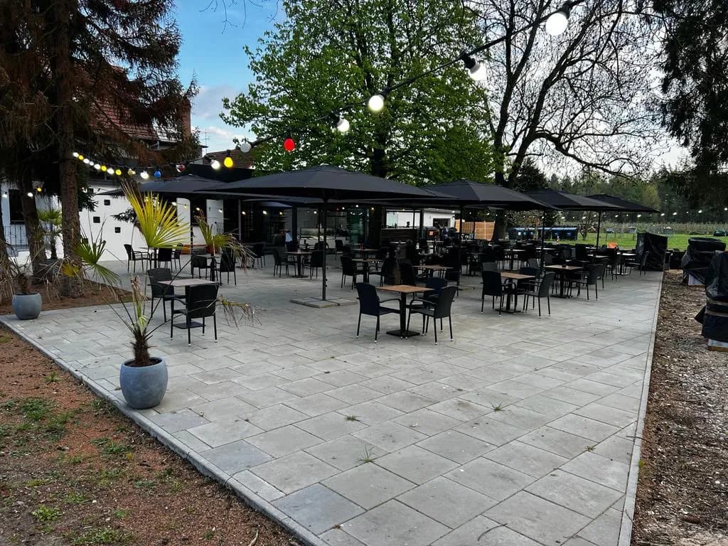 Gemütliche Sitzplätze im Restaurant Parkhotel Alex